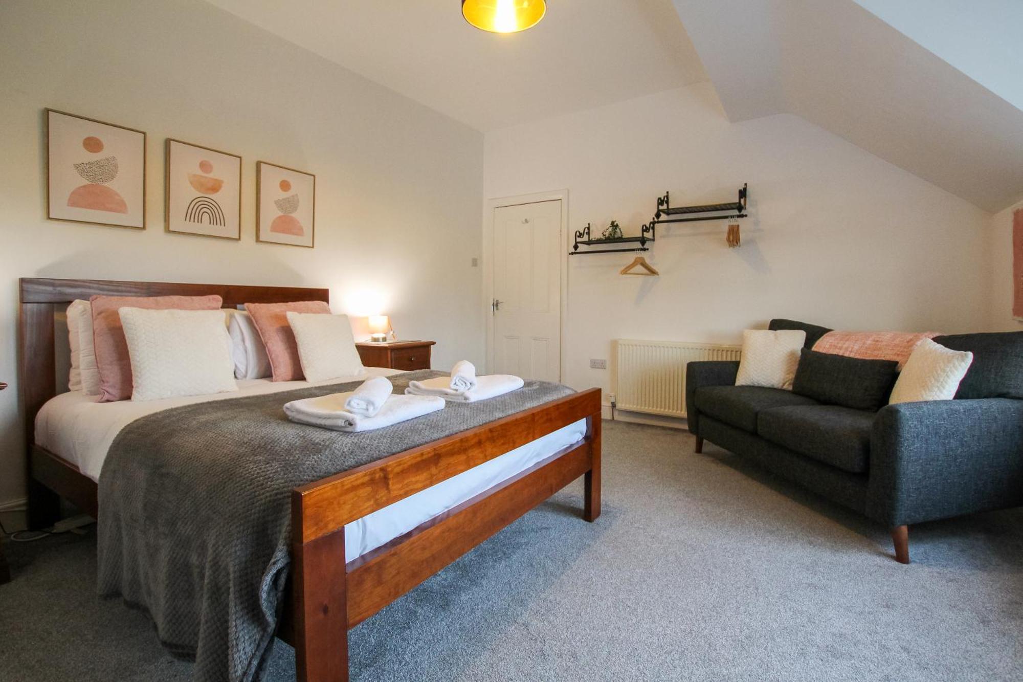 Fairways View - Spacious Apartment - Sleeps 6 - Lovely Views - By Rework Accommodation Hoylake Exterior foto