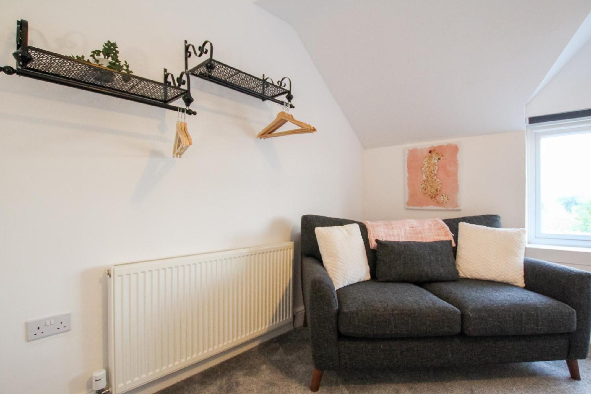 Fairways View - Spacious Apartment - Sleeps 6 - Lovely Views - By Rework Accommodation Hoylake Exterior foto
