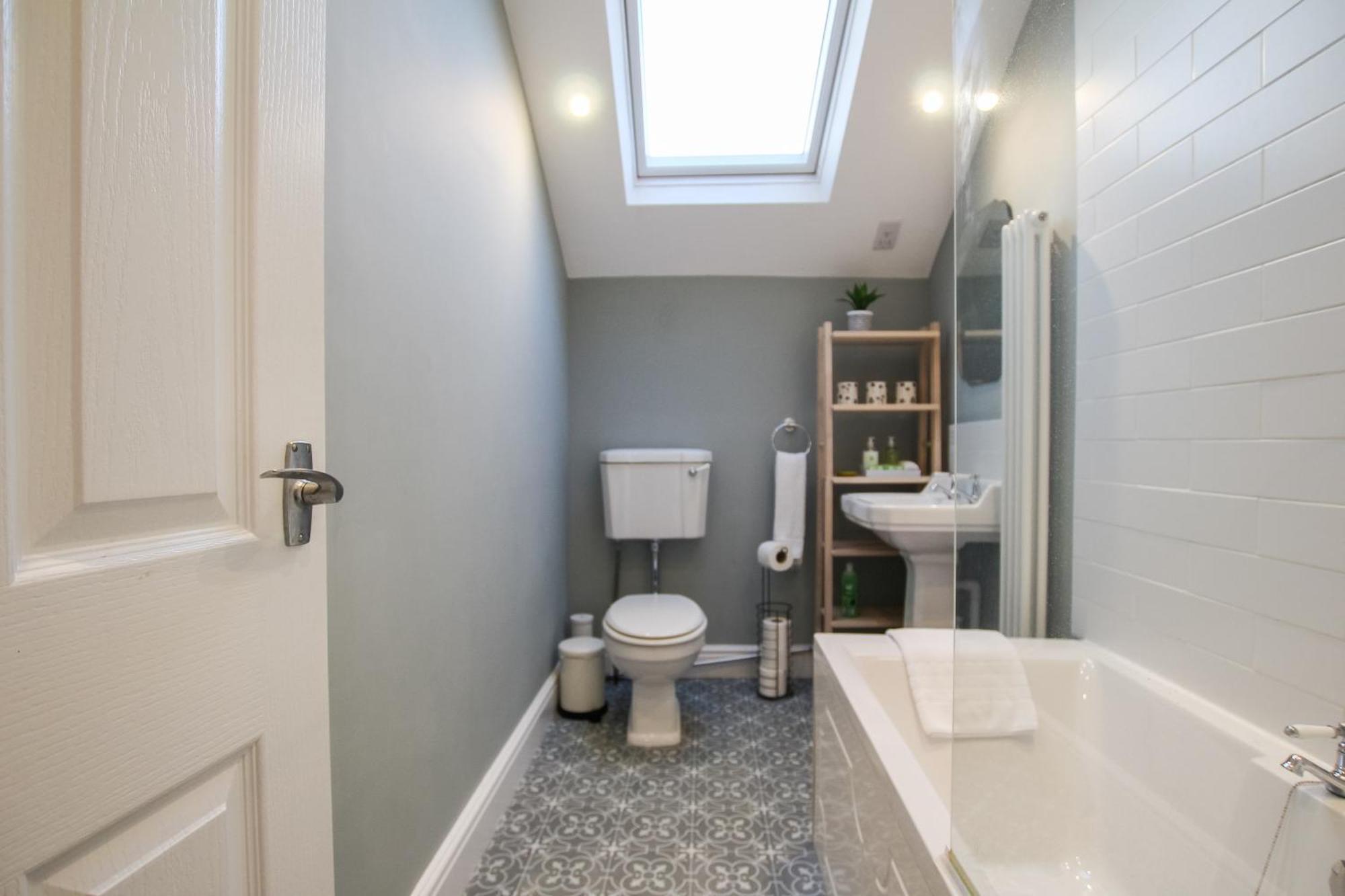 Fairways View - Spacious Apartment - Sleeps 6 - Lovely Views - By Rework Accommodation Hoylake Exterior foto