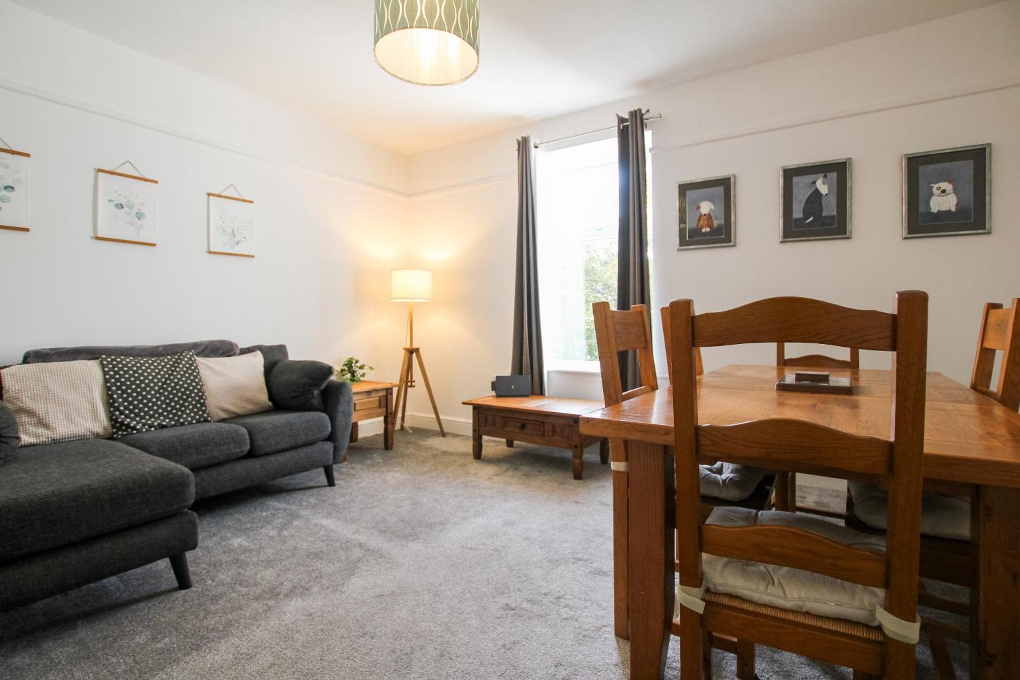 Fairways View - Spacious Apartment - Sleeps 6 - Lovely Views - By Rework Accommodation Hoylake Exterior foto