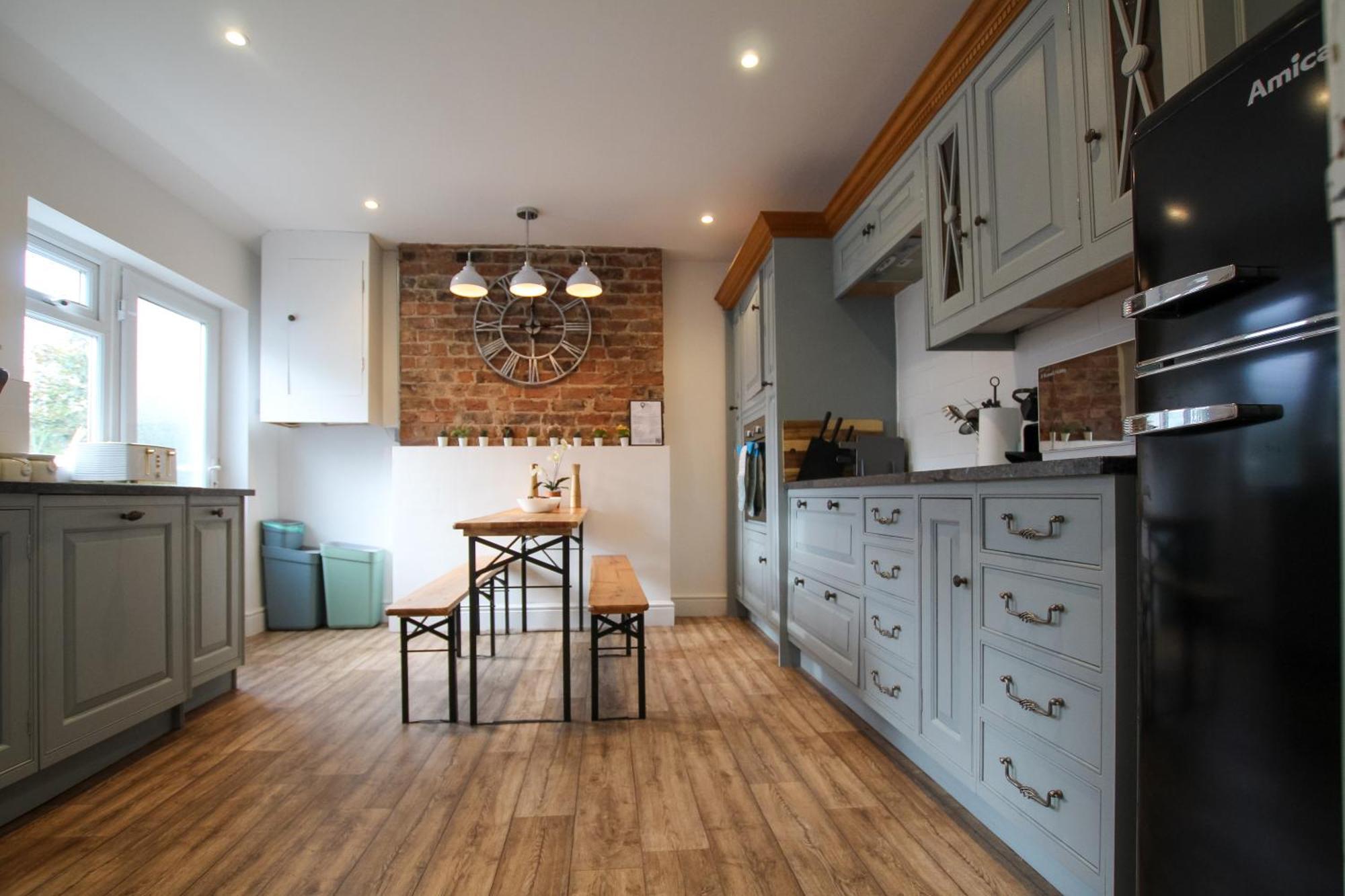 Fairways View - Spacious Apartment - Sleeps 6 - Lovely Views - By Rework Accommodation Hoylake Exterior foto